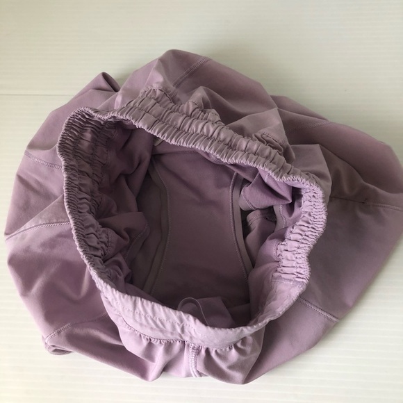 Lululemon Hotty Hot Short 4" Lilac Quartz, 4 - Picture 6 of 9